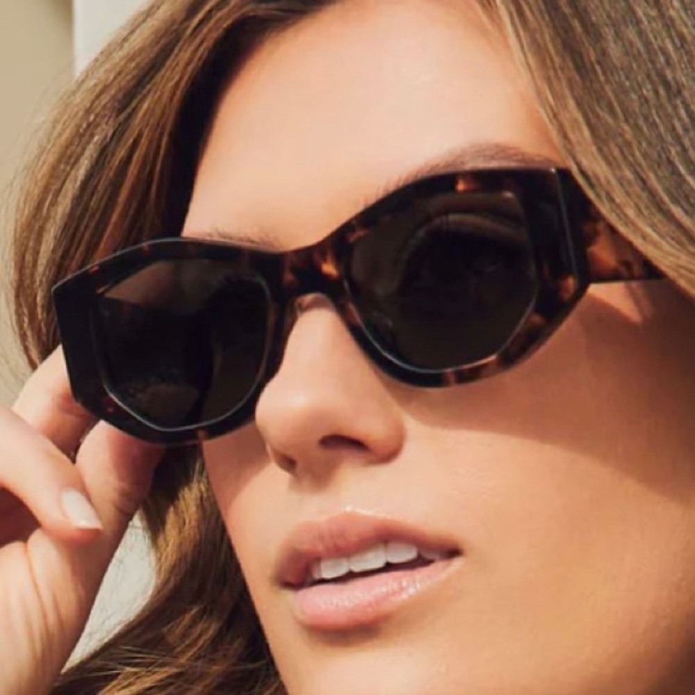 COPY - DIFF Zoe Sunglasses